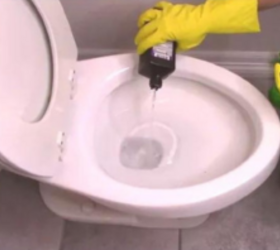 The clever reason one mom pours hydrogen peroxide into her toilet bowl