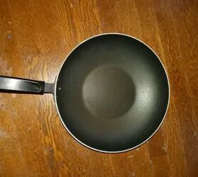 Instead of throwing out that old frying pan, use it for this totally adorable idea