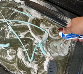 Spread toothpaste on your oven door if you want to see a really crazy cleaning trick