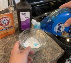 Why everyone should be mixing hydrogen peroxide, baking soda, and Dawn dish soap