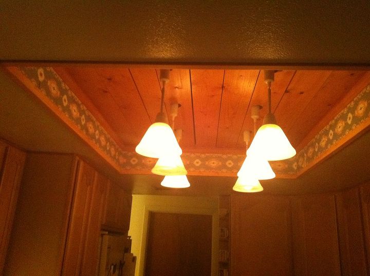painis de plstico em uma cozinha com iluminao fluorescente, Vou tentar obter uma imagem melhor uma melhoria t o boa