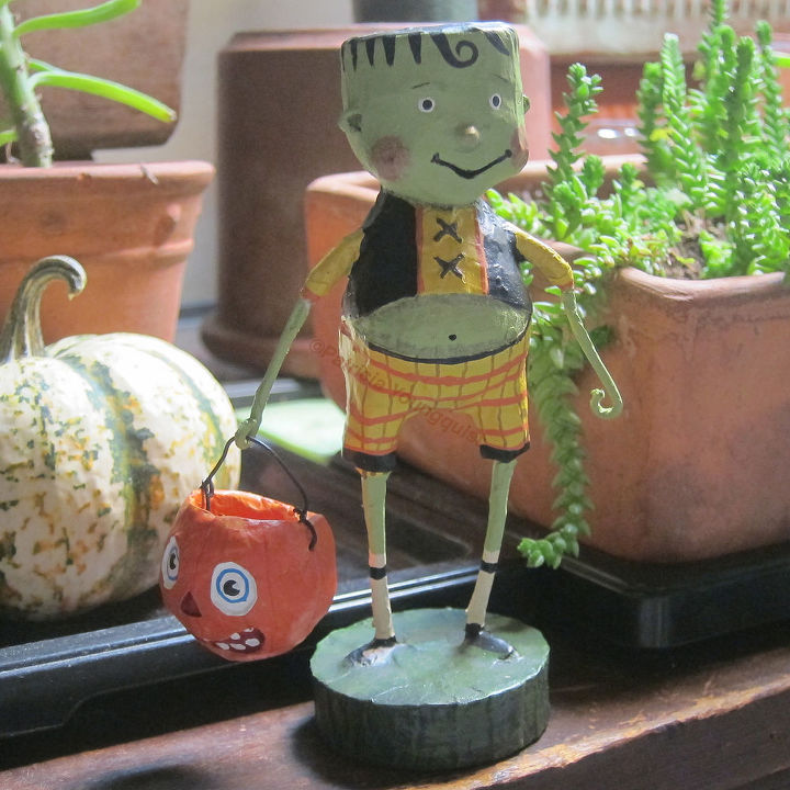 conclusion of follow up halloween decor part 4 of 4, flowers, gardening, halloween decorations, seasonal holiday d cor, succulents, thanksgiving decorations, Mr Green Boy enjoys being in my SUCCULENT GARDEN and the succulents like him too