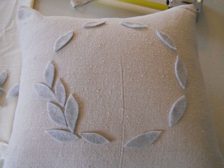 pottery barn knock off pillow, crafts, wreaths, Add additional leaves to fill in your wreath