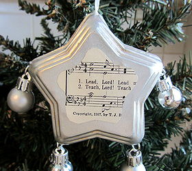 more re purposed christmas tree ornaments jello molds, christmas decorations, repurposing upcycling, seasonal holiday decor, wreaths, A star Jello mold