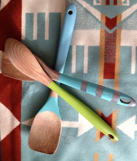 diy painted spoons, crafts