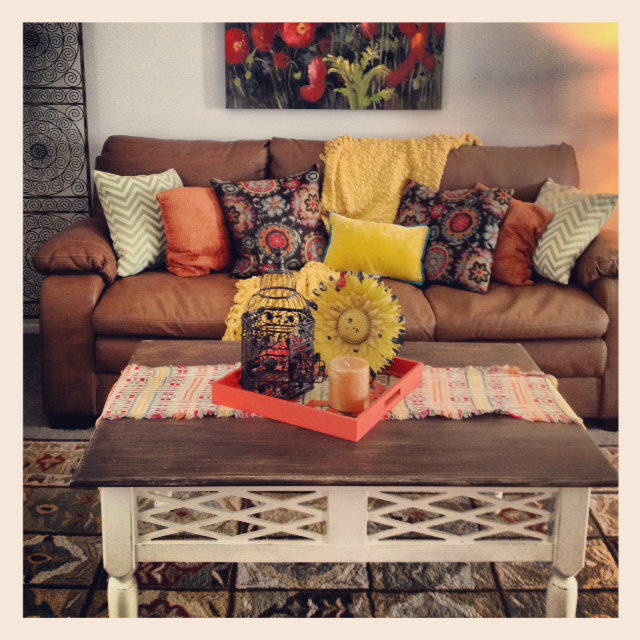 my foyer dilemma, home decor, storage ideas, My living room colors I love poppies