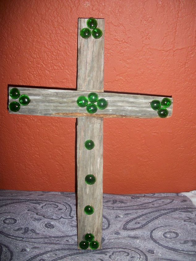 rustic wood crosses, crafts, woodworking projects