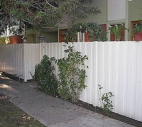 vinyl wood like privacy fences available in six colors including cedar chestnut, fences, Style Carlise Color Ivory