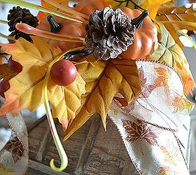 a simple and free fall vignette, seasonal holiday decor, and a Fall crown was added just because