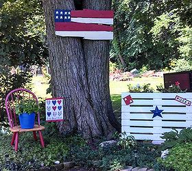 recycle and reuse small pallets, pallet, patriotic decor ideas, repurposing upcycling, seasonal holiday d cor, Finished product All American corner in my back yard