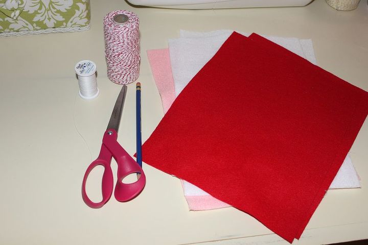 valentine s day heart banner, crafts, seasonal holiday decor, valentines day ideas, Here is what you will need Scissors 5 sheets of felt white thread sewing machine and twine