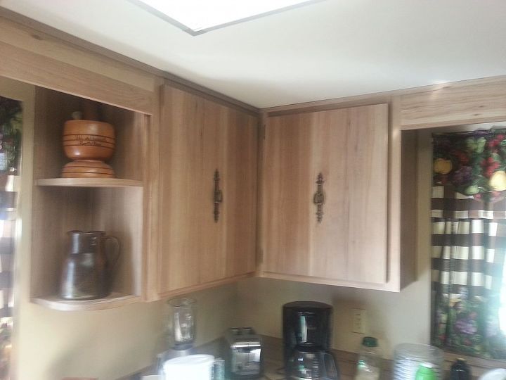 q help i need suggestions on this outdated kitchen, diy, home decor, kitchen design, painting