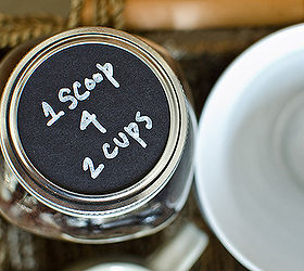 kitchen organization coffee station, chalkboard paint, crafts, home decor, kitchen design, mason jars, organizing, Store ground coffee in a mason jar to keep it fresh Use the same black cardstock and white Sharpie marker to label the lid with measuring instructions