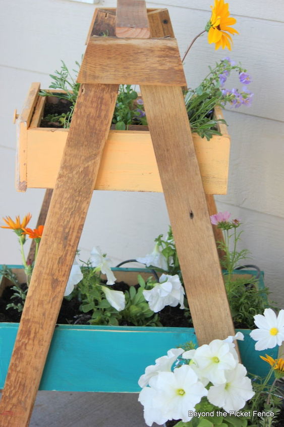 upcycled drawer planter, flowers, gardening, repurposing upcycling