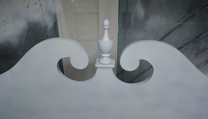 we made a bench from a headboard that was discarded, diy, painted furniture, repurposing upcycling, woodworking projects, Here is the center of the headboard with the medallion reattached