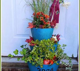 fall and halloween inspiration round up from the garden charmers, gardening, halloween decorations, repurposing upcycling, seasonal holiday d cor, wreaths, The Gardening Cook updates a summer planter for fall