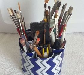 do it yourself organizer, organizing, Ok now you can fill the container with whatever you want make up pens pencils or paint brushes like I did