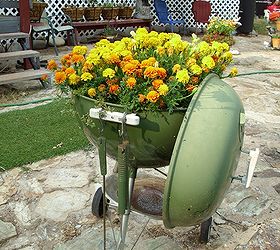 new use for weber bbq, flowers, gardening, repurposing upcycling