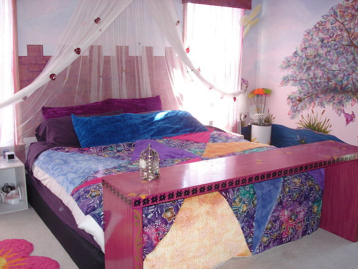 princess garden girls bedroom, bedroom ideas, home decor, painting, king bed in main area