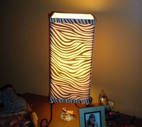 erins room makeover she s 10 and has always loved animals, bedroom ideas, home decor, Funky tiger print bedside table lamp