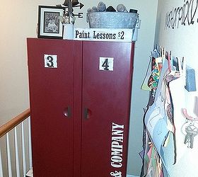junking up my living space with rummage finds and wood signs, home decor, living room ideas, painted furniture, repurposing upcycling, Add another scrap sign by my old pitcher with paint brushes and my old wash tub with spray paint and wood glue