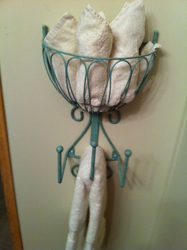 recycled hose holder to towel rack for my small bathroom, bathroom ideas, home decor, repurposing upcycling, small bathroom ideas, Another view When I have multiple guests I add additional hand towels