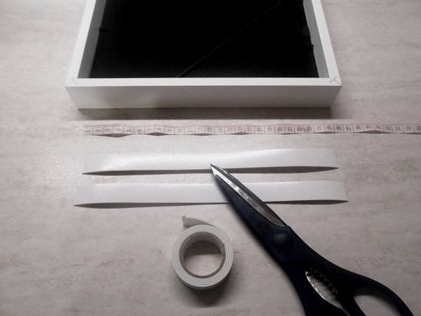 diy transforma un marco de fotos en una caja de sombras