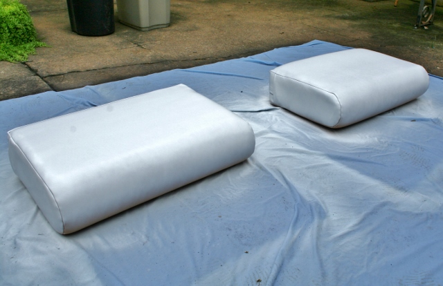 spray painting vinyl cushions, painted furniture, Fully coated It does work