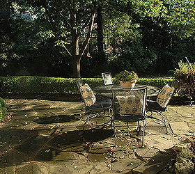 williamsburg style gardens, gardening, patio, slate patio