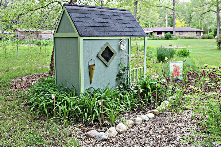 casa de campo pequena com jardim para o vero