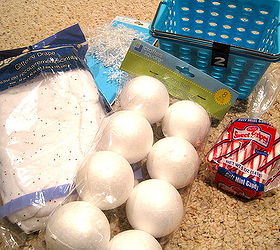 indoor snowball fight, crafts, seasonal holiday decor, so simple supplies