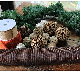 idea de decoracin de la chimenea de otoo dos variaciones diferentes, Utilic una guirnalda de Navidad iluminada como base
