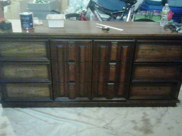 1972 dresser, chalk paint, painted furniture, I almost forgot the before pic I had already removed the hardware