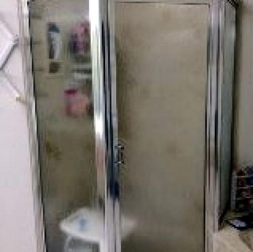 can you replace the metal on a shower stall