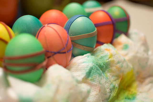 three easy egg crafts for easter, crafts, easter decorations, seasonal holiday decor