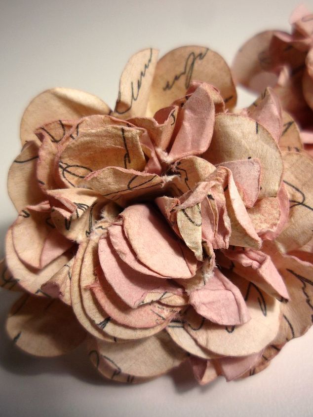 paper flower tutorial, crafts, Visit my blog for the complete paper flower tutorial