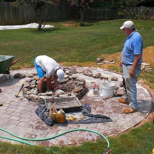 down home southern firepit, concrete masonry, diy, how to, outdoor living, This is tough work