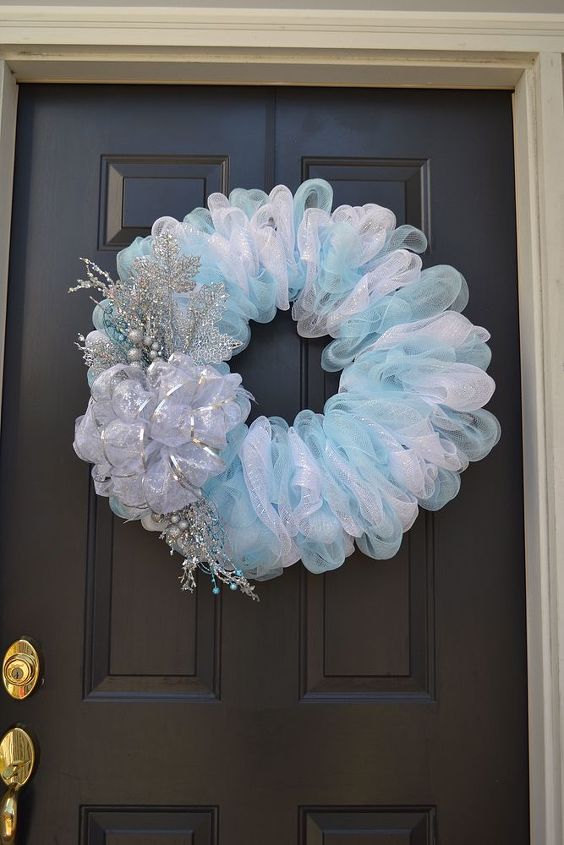 christmas wreaths are popping up all over my house, christmas decorations, seasonal holiday decor, wreaths, Winter Wonderland