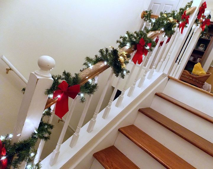 decorating a banister for the holidays, seasonal holiday d cor
