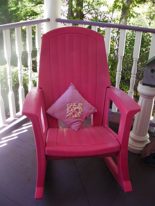 porch fluffing, crafts, Scraps used for extra pillows on the rockers