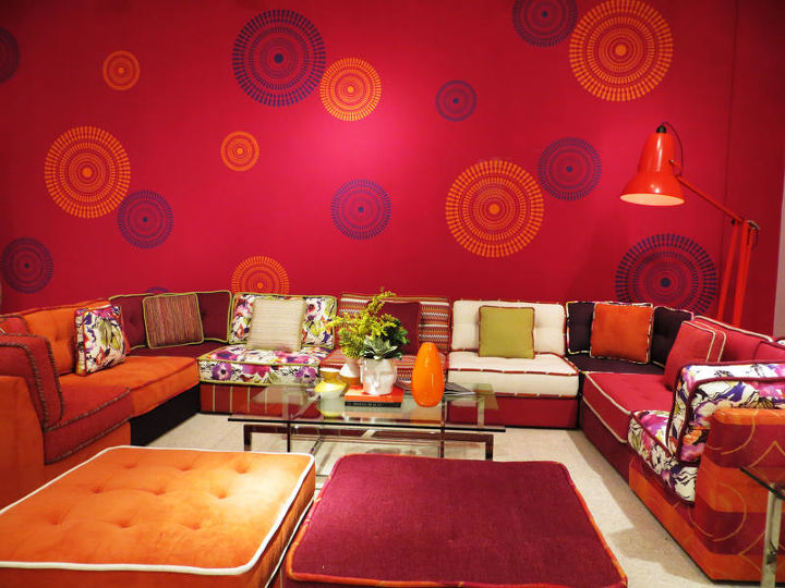 falling for these funky wheel wall stencil ideas, home decor, painting, wall decor, Jody from the La Decor Enthusiast used bold colors to create this awesome room