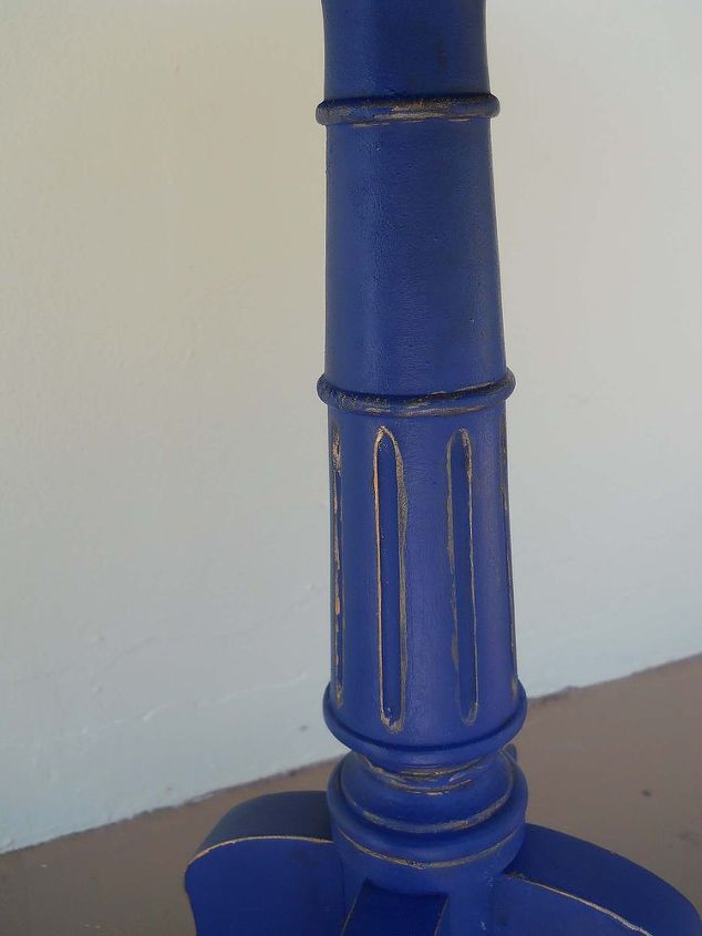 refinishing a round blue table, chalk paint, painted furniture, some detail withe the gold paint