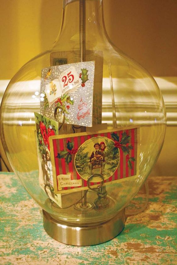 hometalk com lampsplus com desafio da lmpada festiva, Aqui est uma foto lateral da montagem interna dos cart es postais