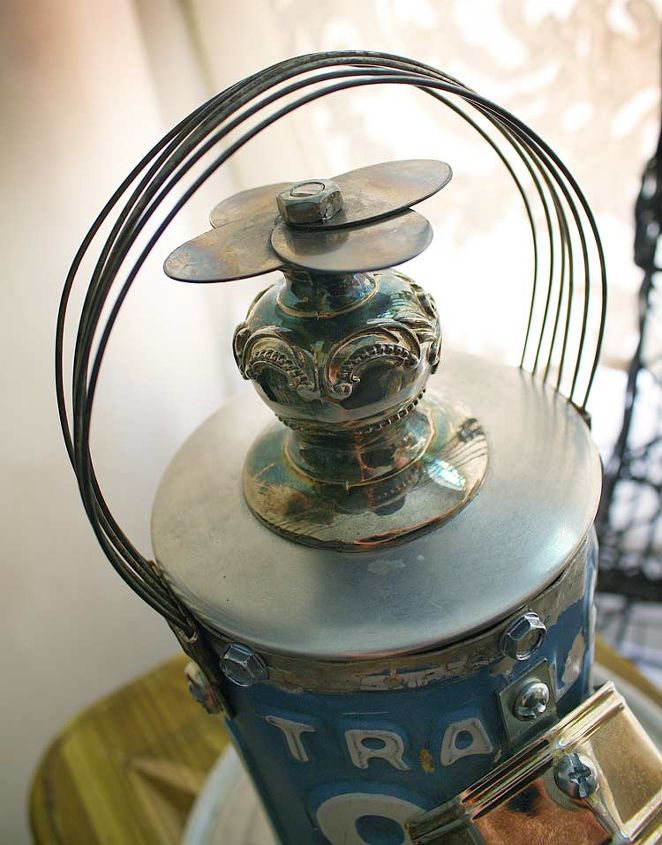 placa metlica reaproveitada de birdhouses por gadgetsponge com, Matr cula prateada azul cornflower Lanterna casinha de metal reciclada reaproveitada