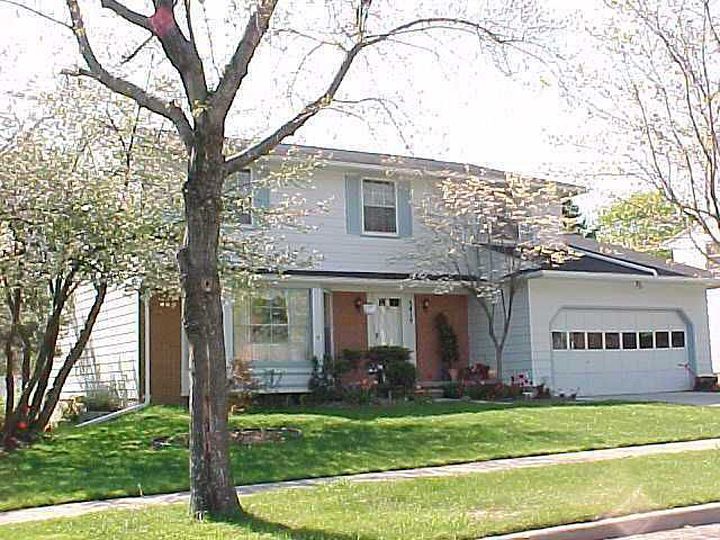 what color would you paint the exterior, Brick chimney is on the right side of the house