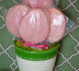 edible easter centerpiece, easter decorations, seasonal holiday d cor, Wrap cookies with baggies if giving as a gift