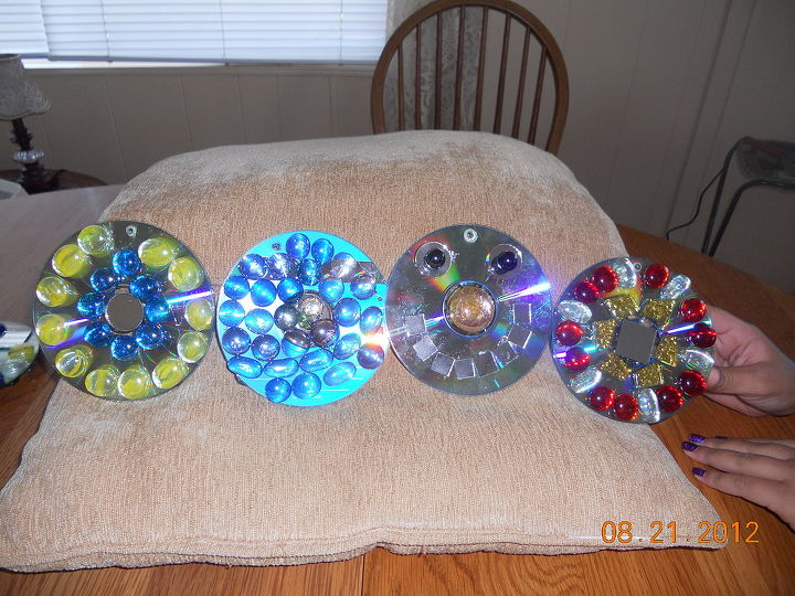 q new creations of cd disc spinners and tiers, crafts, Look at her happy face anna