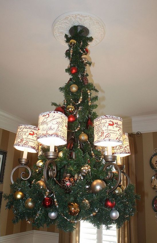 christmas chandelier, christmas decorations, lighting, seasonal holiday decor, wreaths, Christmas Chandelier
