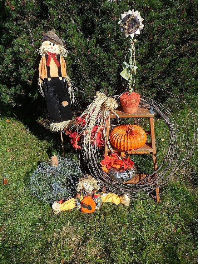 falling for pumpkins and sunflowers, curb appeal, gardening, outdoor living, repurposing upcycling, seasonal holiday decor, A chicken wire pumpkin I made too I find it really cool looking