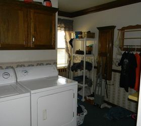 what would you do with an l shaped laundry room, home decor, laundry rooms, This is the laundry room when we first went into the house when it was for sale This picture is taken from the doorway